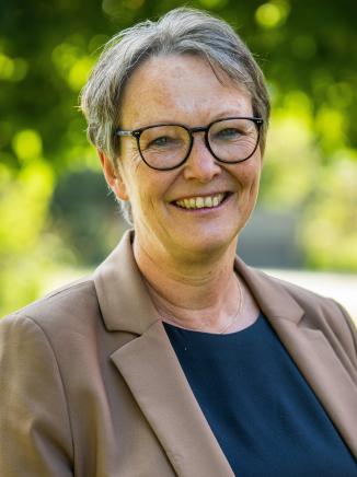 Dr. Monika Hackel